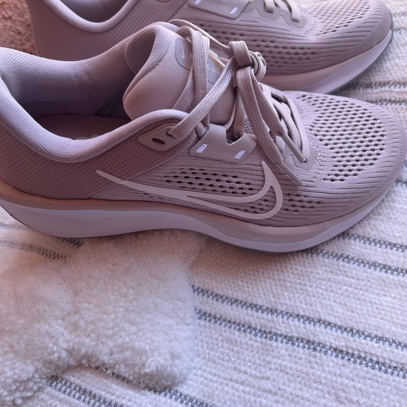 Nike Pink Athletic Shoes with Breathable Knit Mesh - Picture 11 of 11